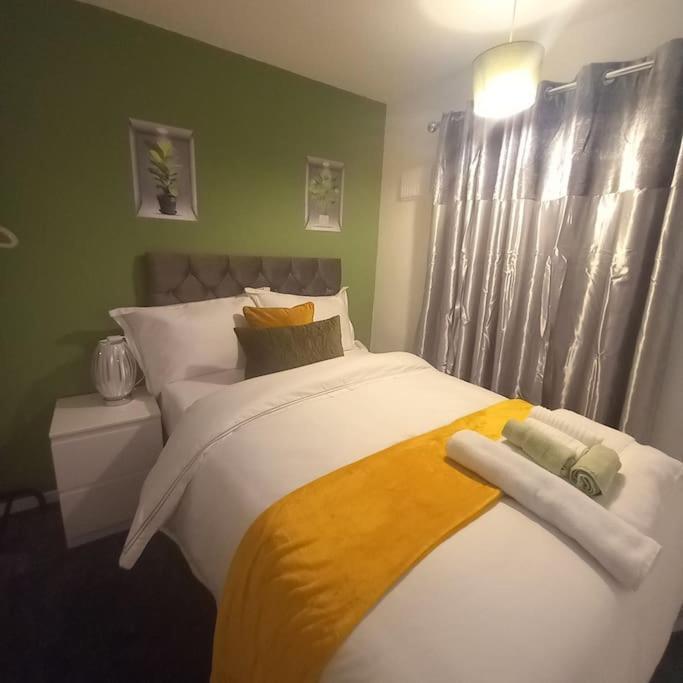 Golden Plush Suites - Beautiful Luxury 3 Bed House In Лестер Екстер'єр фото