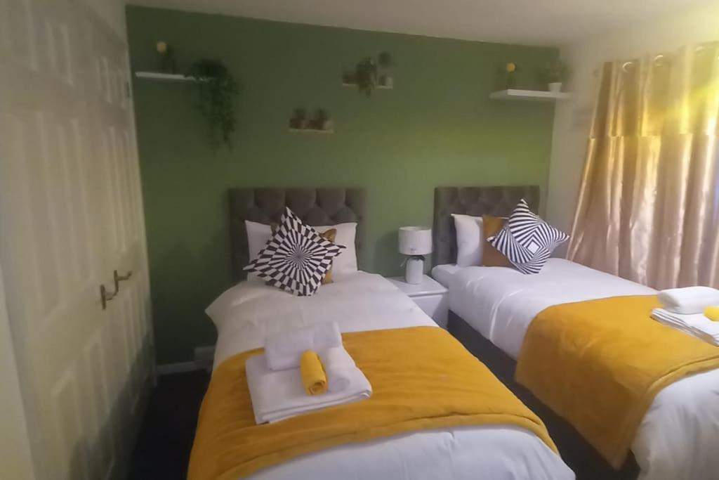 Golden Plush Suites - Beautiful Luxury 3 Bed House In Лестер Екстер'єр фото