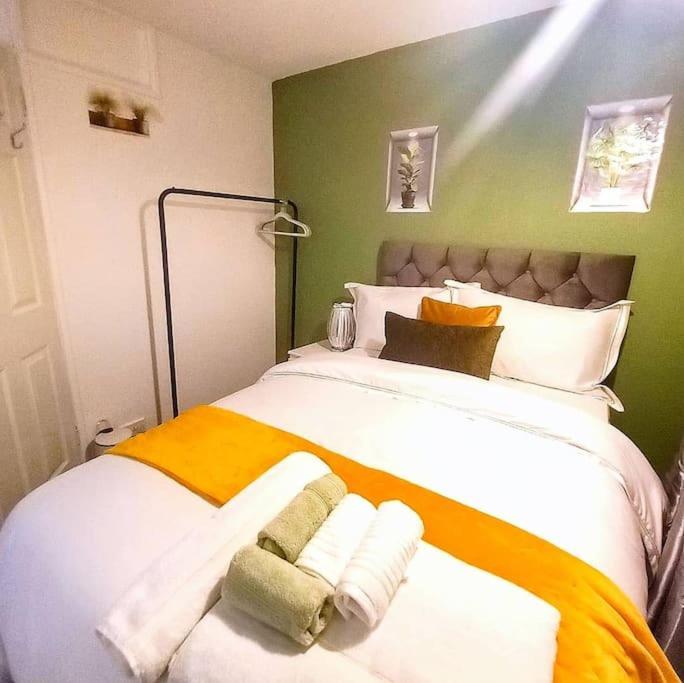 Golden Plush Suites - Beautiful Luxury 3 Bed House In Лестер Екстер'єр фото