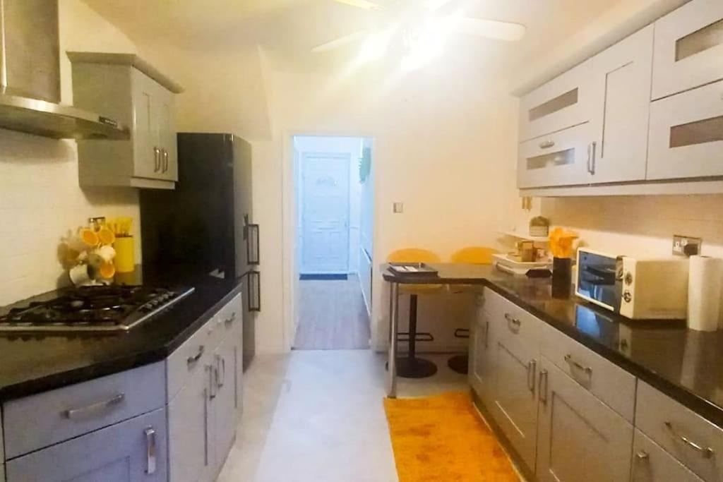 Golden Plush Suites - Beautiful Luxury 3 Bed House In Лестер Екстер'єр фото